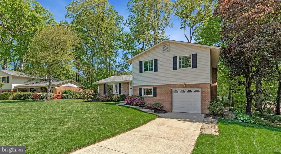 5392 Gainsborough Dr, Fairfax, VA 22032 - #2