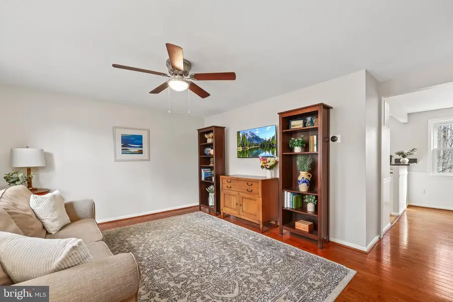 3145 Ellenwood Dr, Fairfax, VA 22031 - #3