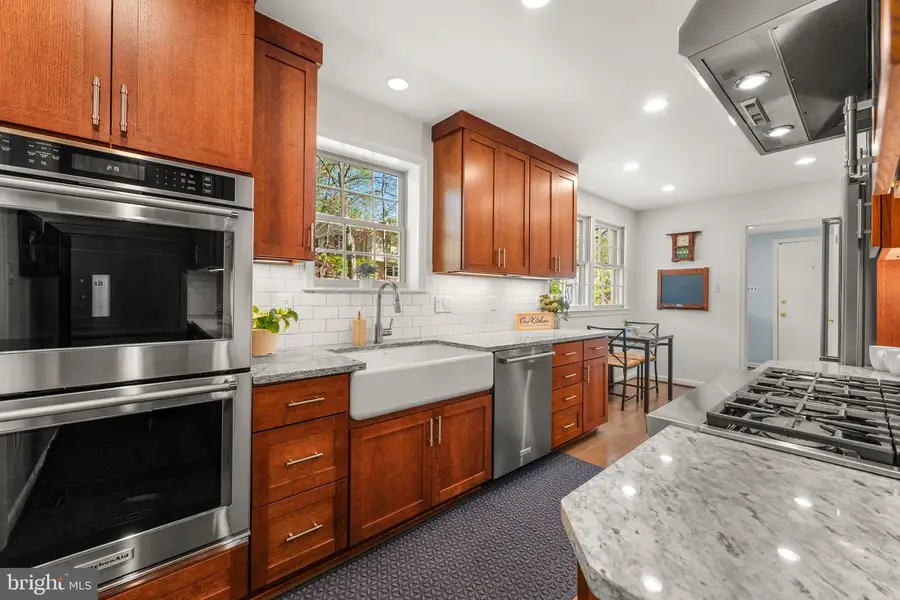 6703 Norview Ct, Springfield, VA 22152 - #2