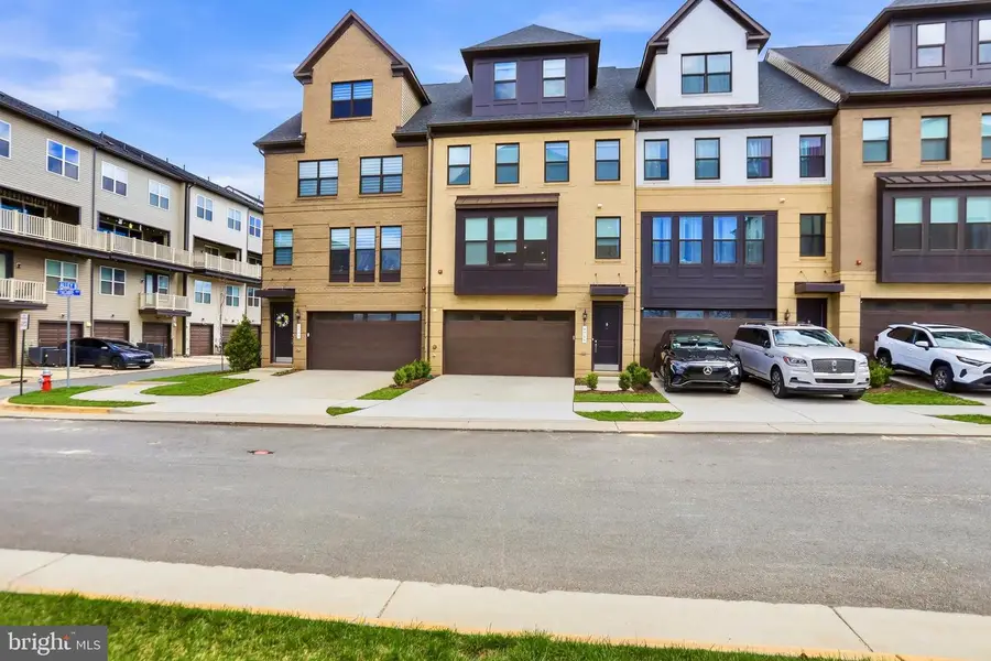 4965 Longmire Way, Chantilly, VA 20151 - #2