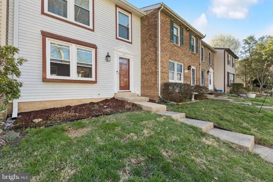 5851 Rock Forest Ct, Centreville, VA 20121 - #2