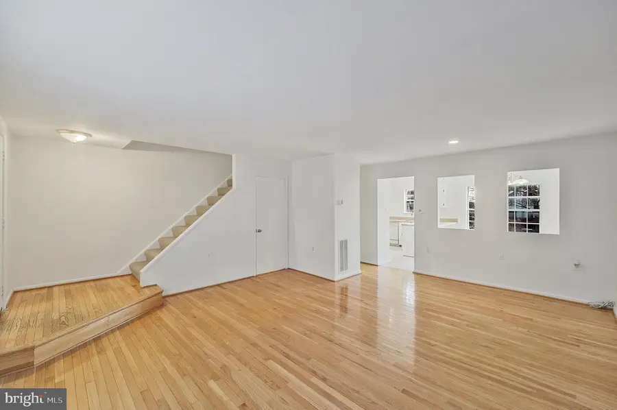 10256 Quiet Pond Ter, Burke, VA 22015 - #3