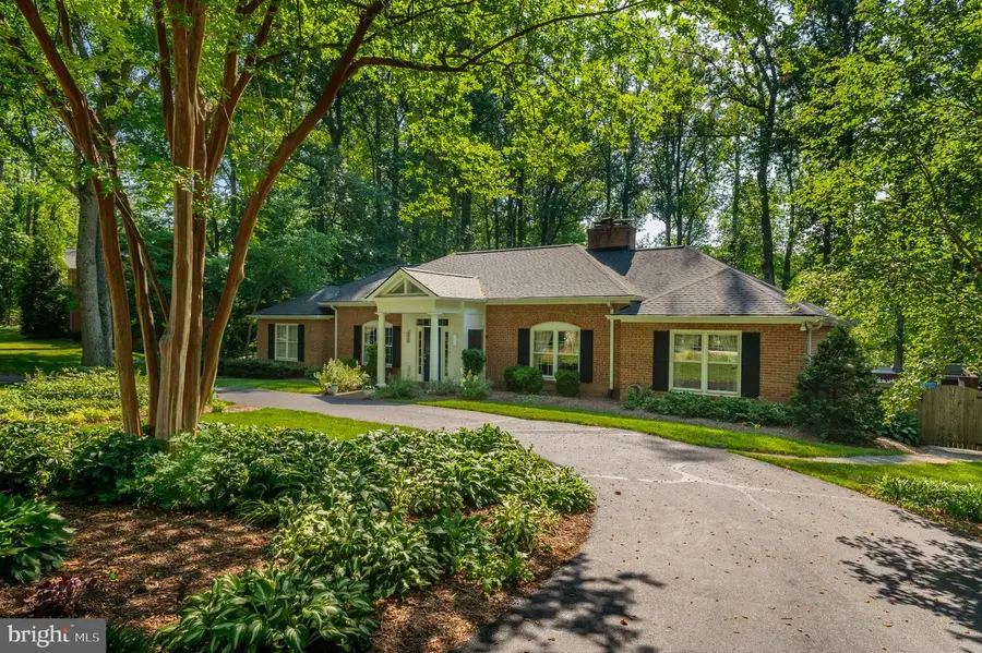 1104 Flor Ln, McLean, VA 22102 - #2