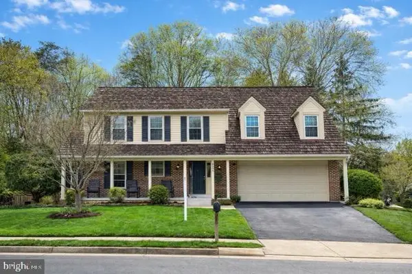 8006 Oak Hollow Ln, FAIRFAX STATION, VA 22039