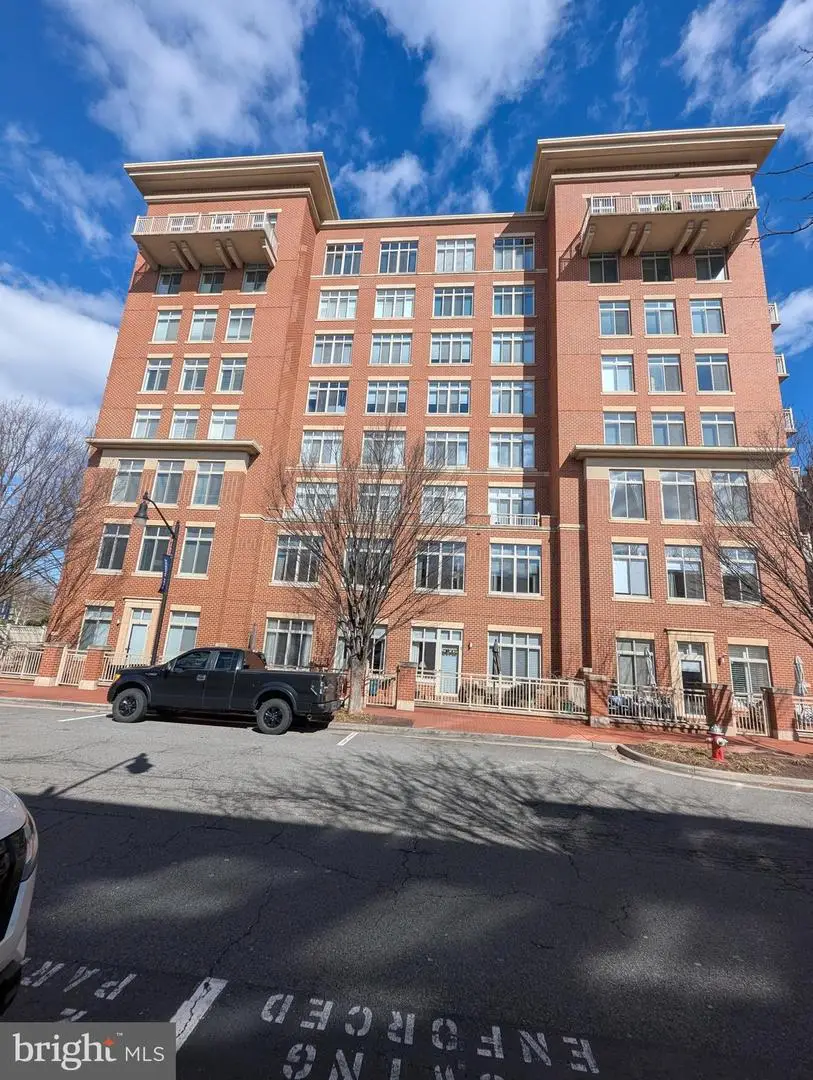 4490 Market Commons Dr #110, Fairfax, VA 22033 - #1