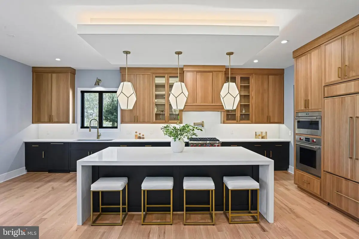 1052 Balls Hill Rd, McLean, VA 22101 - #1