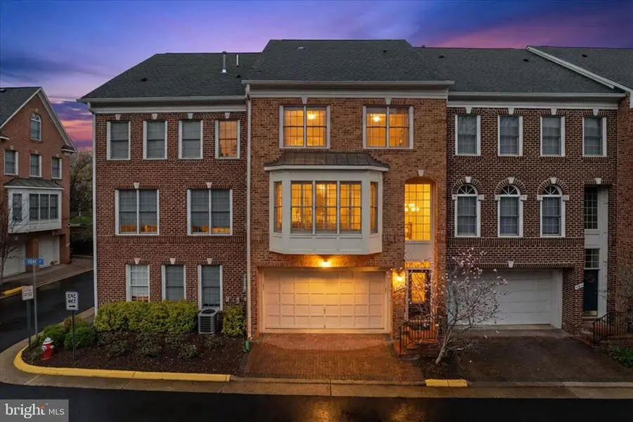 6816 Rigby Ln, McLean, VA 22101 - #3