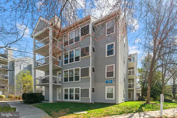 3179 Summit Square Dr #2-e1, OAKTON, VA 22124