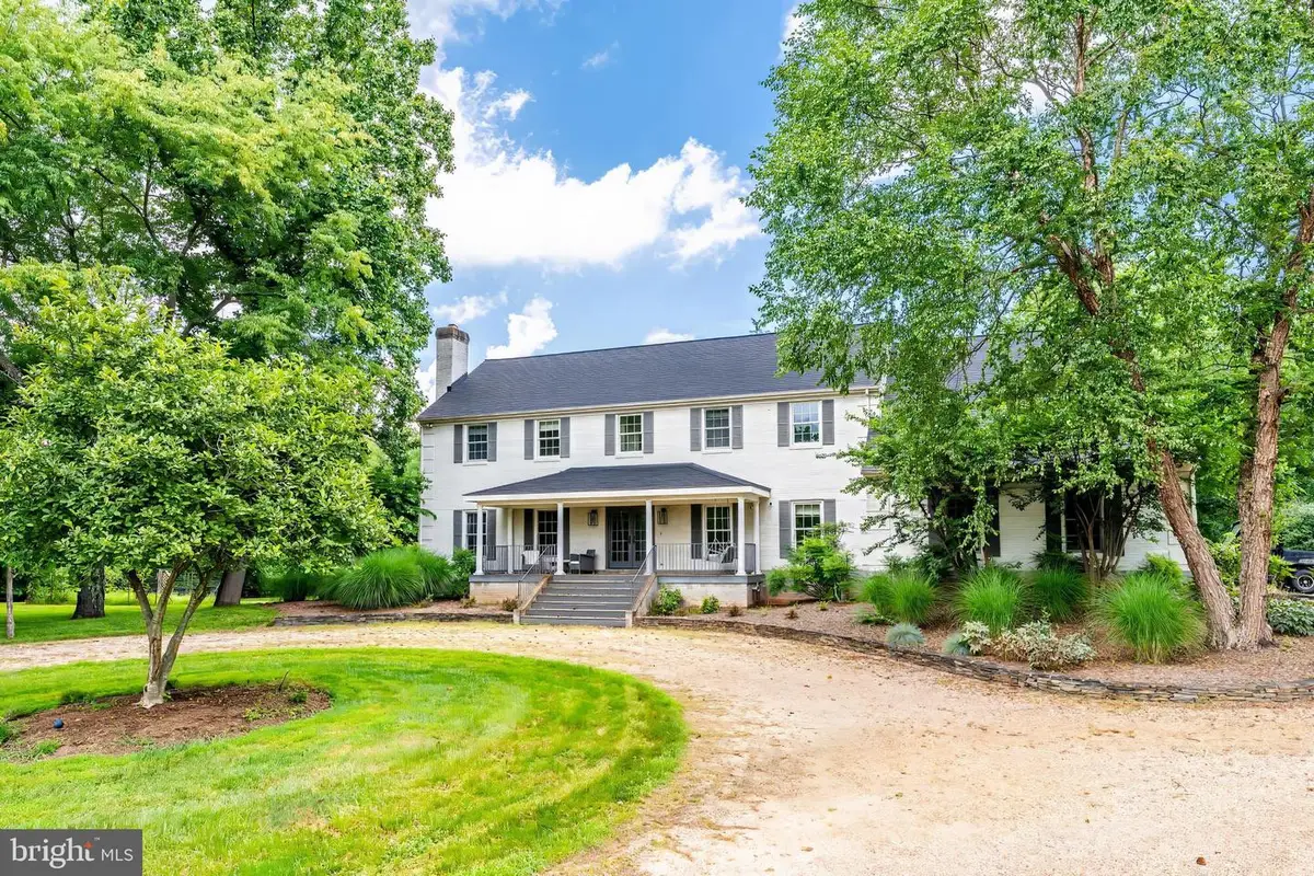 11748 Thomas Ave, Great Falls, VA 22066 - #1