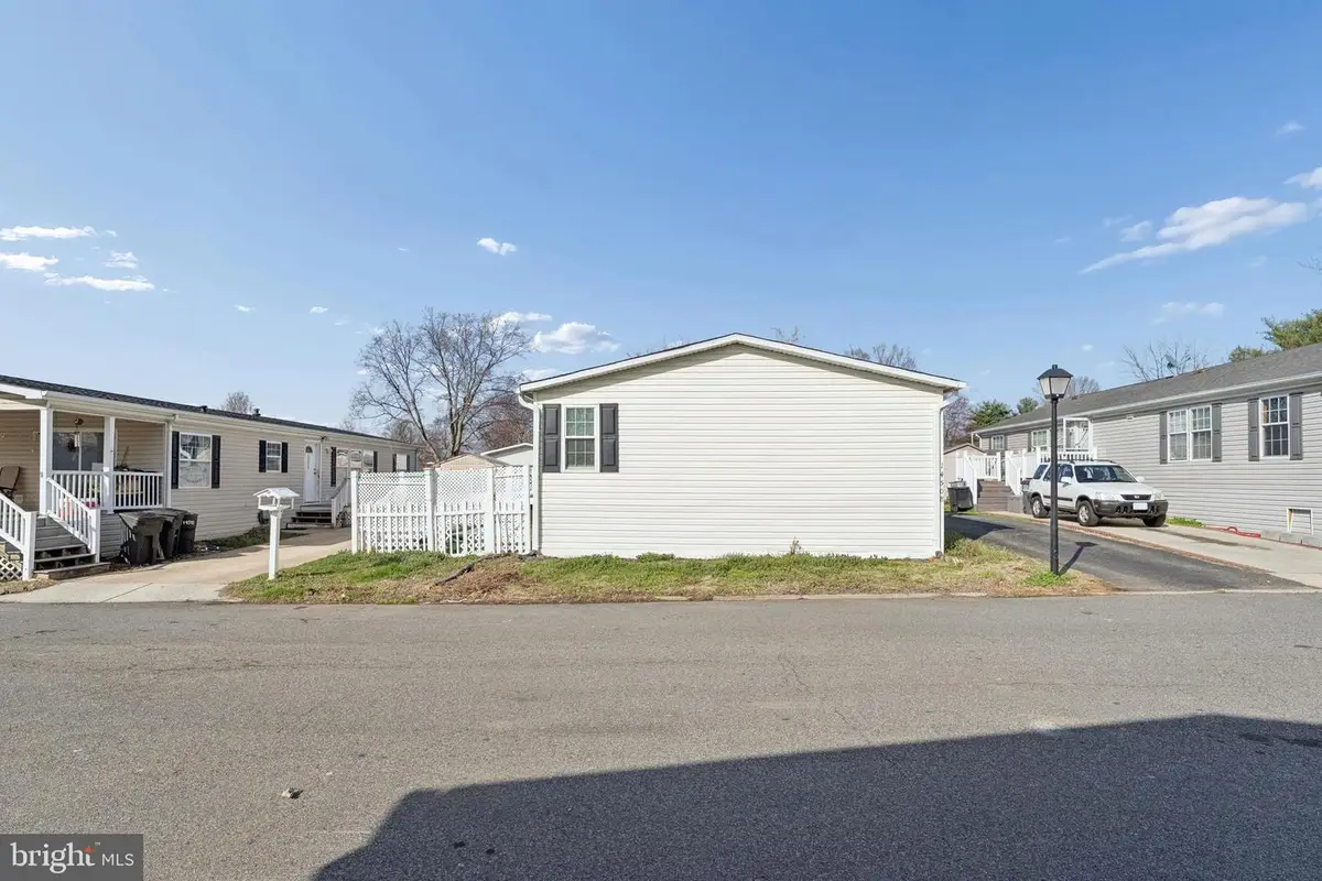 14508 United Dr, Chantilly, VA 20151 - #1