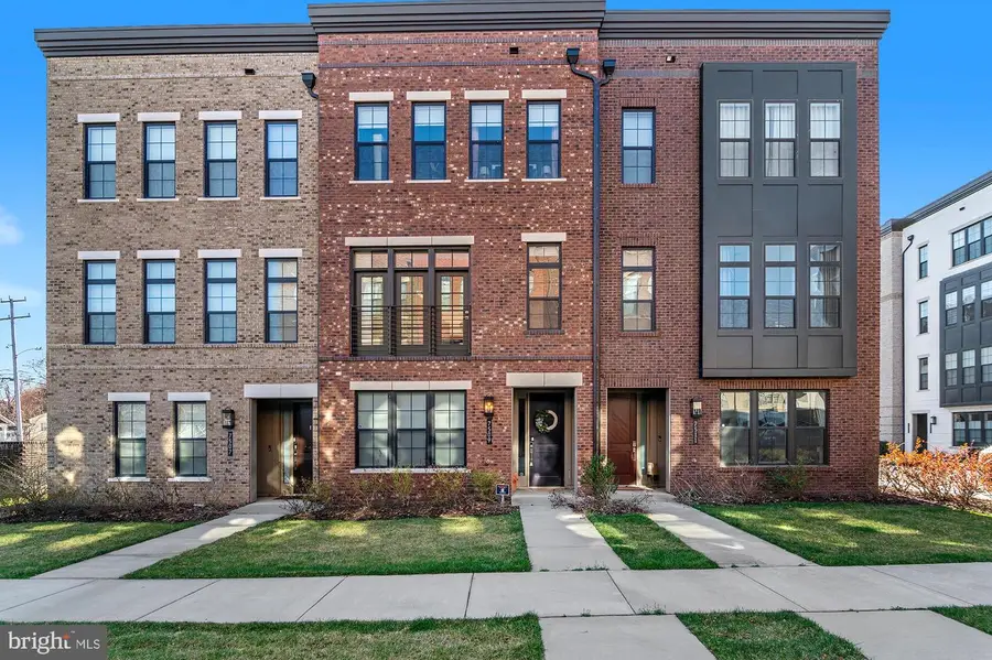 7509 Sawyer Farm Way #2002, McLean, VA 22102 - #2