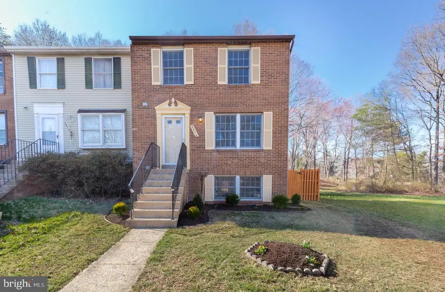 5814 Rock Forest Ct, Centreville, VA 20121 - #2
