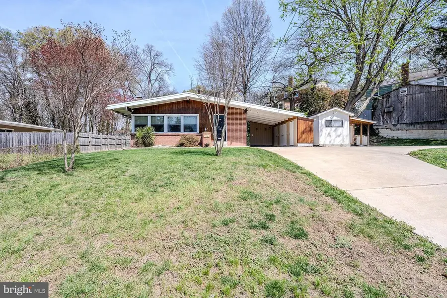 2904 Farmington Dr, Alexandria, VA 22303 - #2