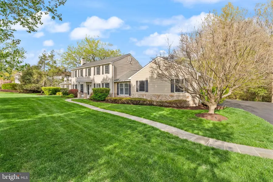 813 Lunenburg Rd, Great Falls, VA 22066 - #2