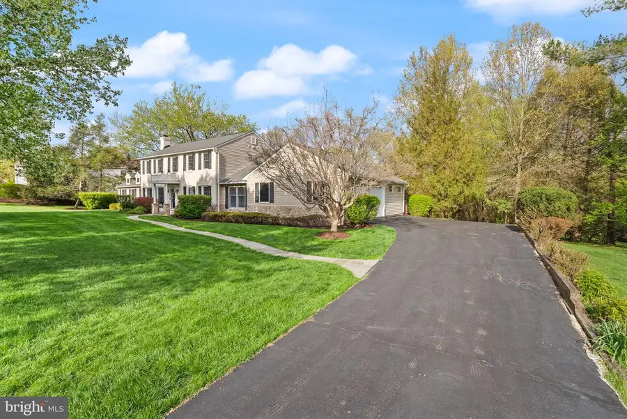 813 Lunenburg Rd, Great Falls, VA 22066 - #3