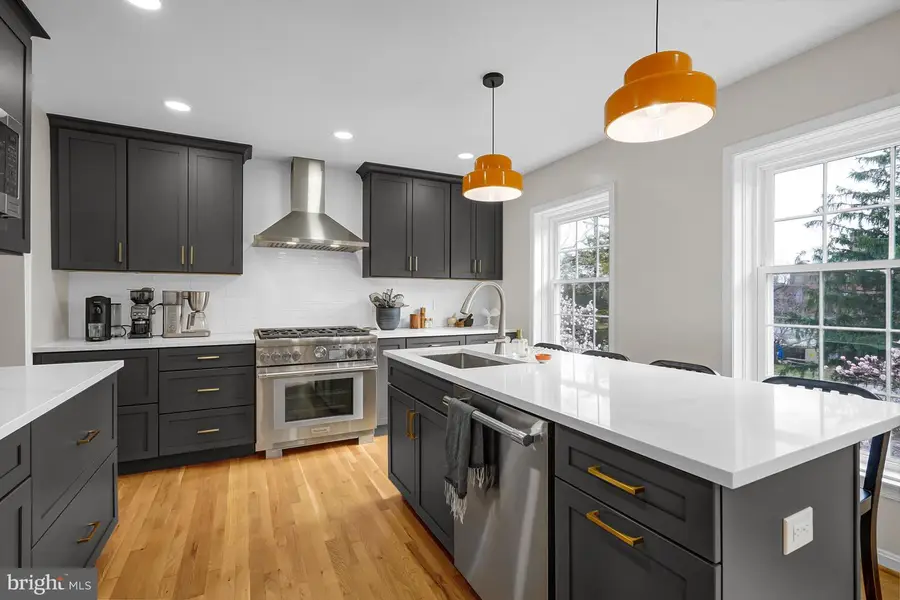 5934 Munson Ct, Falls Church, VA 22041 - #2