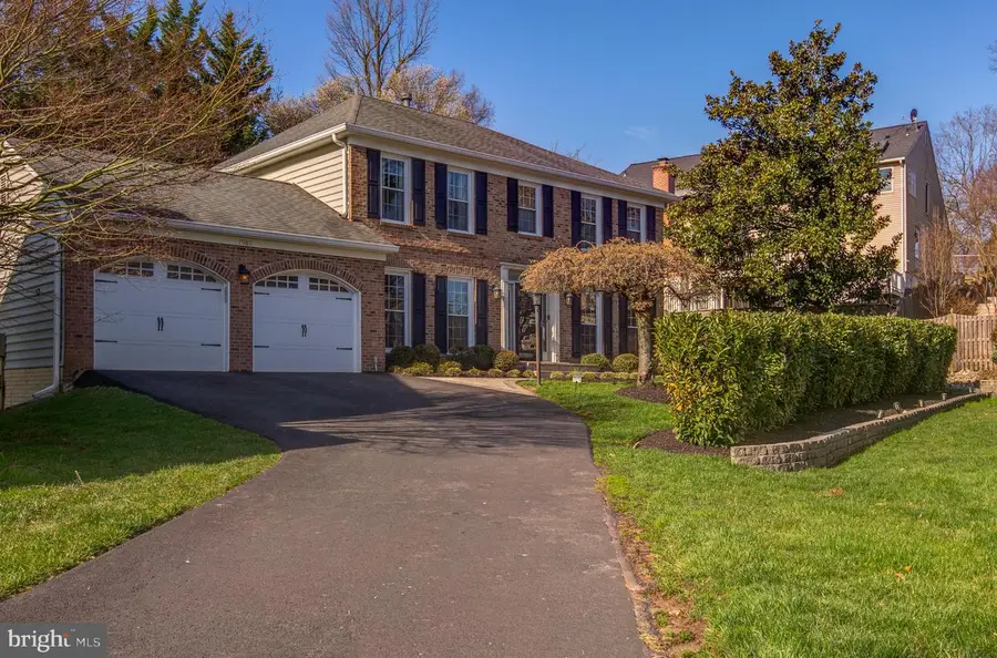 7985 Foxmoor Dr, Dunn Loring, VA 22027 - #2