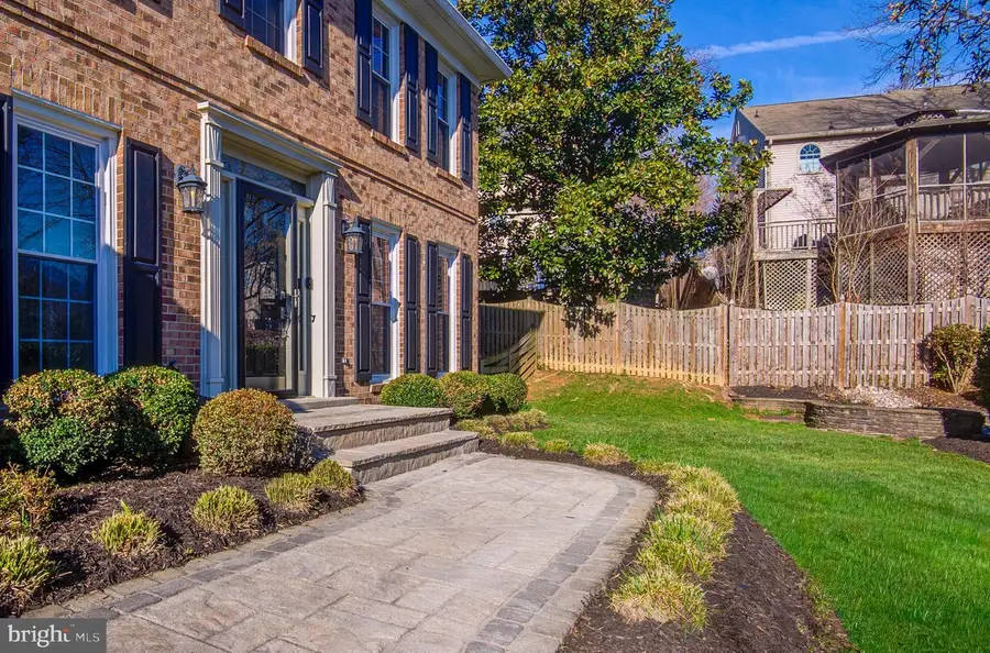 7985 Foxmoor Dr, Dunn Loring, VA 22027 - #3