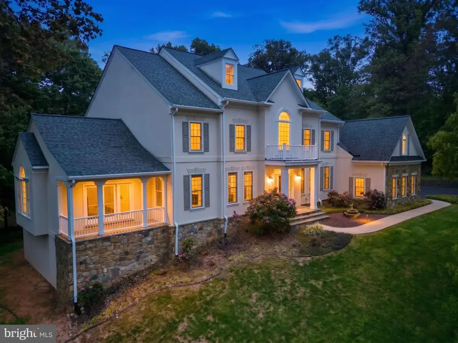2207 Aryness Dr, Vienna, VA 22181 - #2