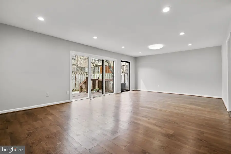 3170 Readsborough Ct, Fairfax, VA 22031 - #2