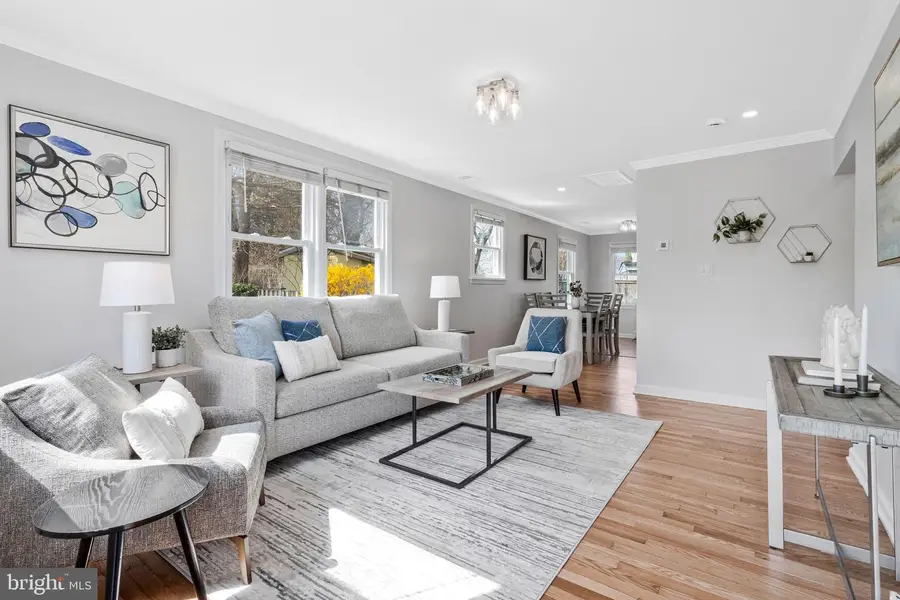 6920 Kenfig Dr, Falls Church, VA 22042 - #3