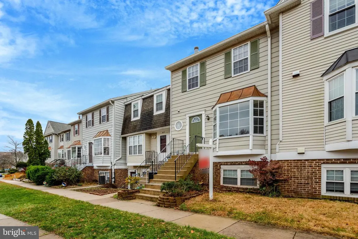 4119 Dawn Valley Ct, Chantilly, VA 20151 - #1