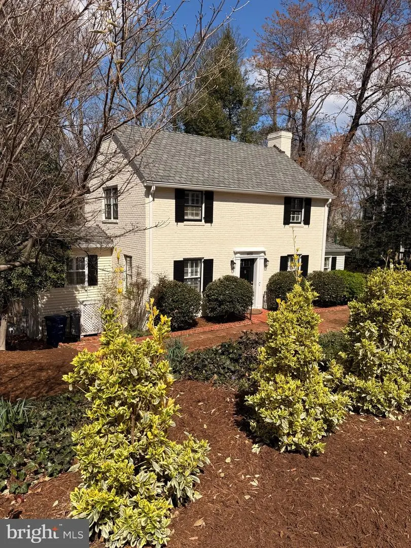 6032 Grove Dr, Alexandria, VA 22307 - #1