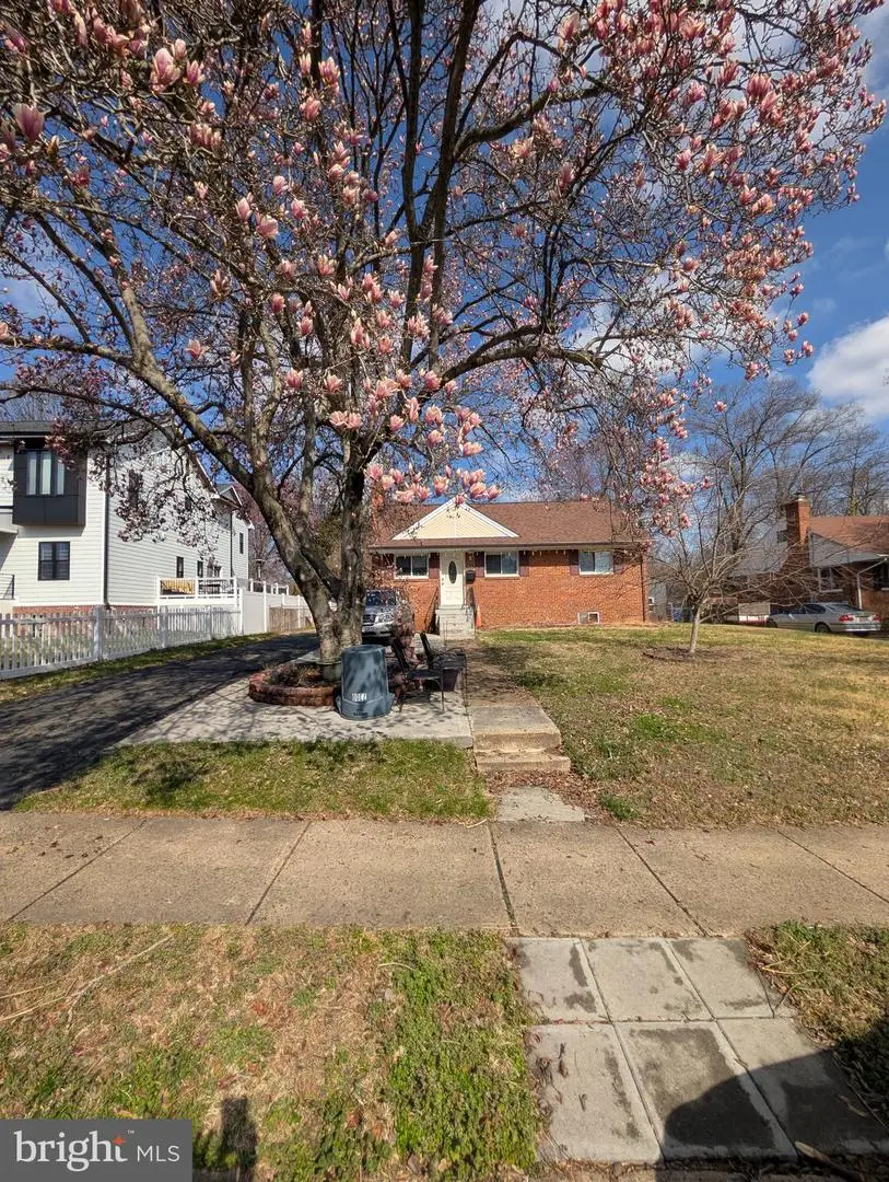 7300 Valleycrest Blvd, Annandale, VA 22003 - #1