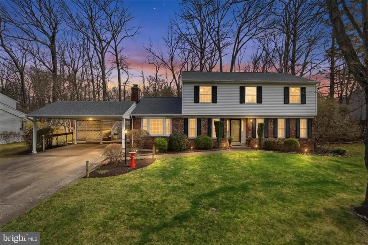 2228 Loch Lomond Dr, Vienna, VA 22181 - #1