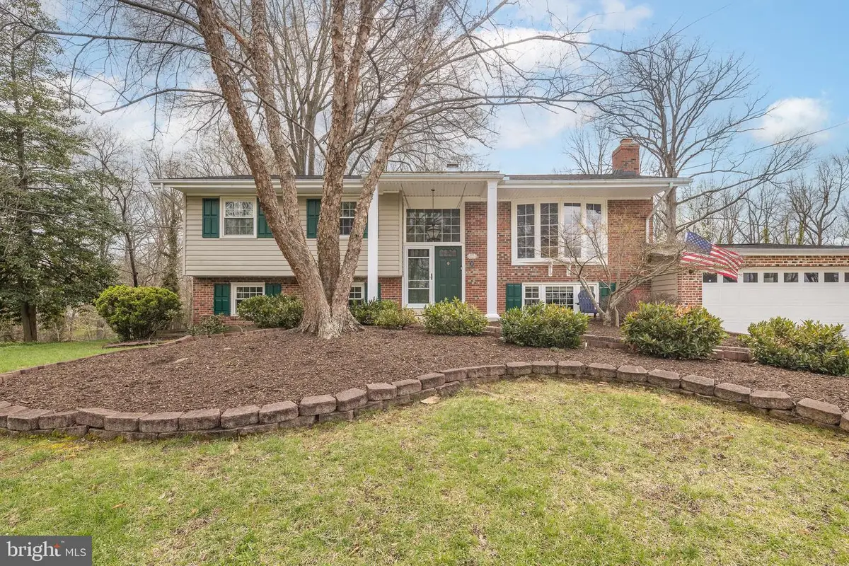 9209 Volunteer Dr, Alexandria, VA 22309 - #1