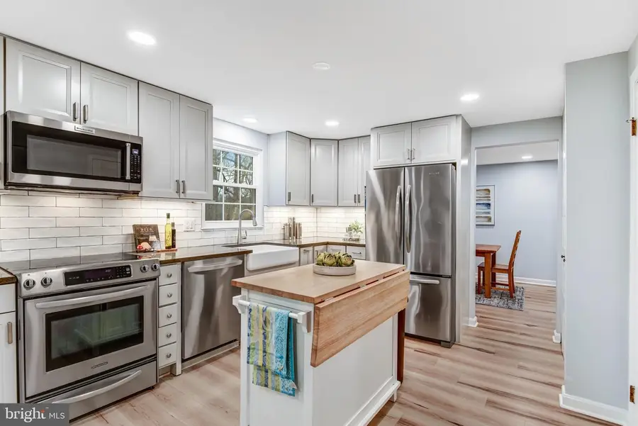 5216 Jarrett Ct, Centreville, VA 20120 - #2