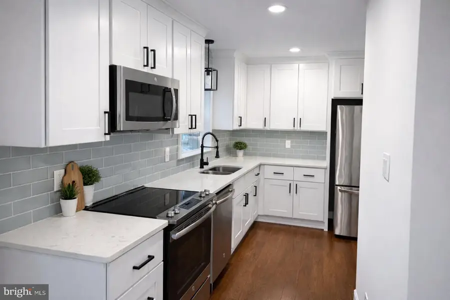 1413 Bayshire Ln, Herndon, VA 20170 - #3