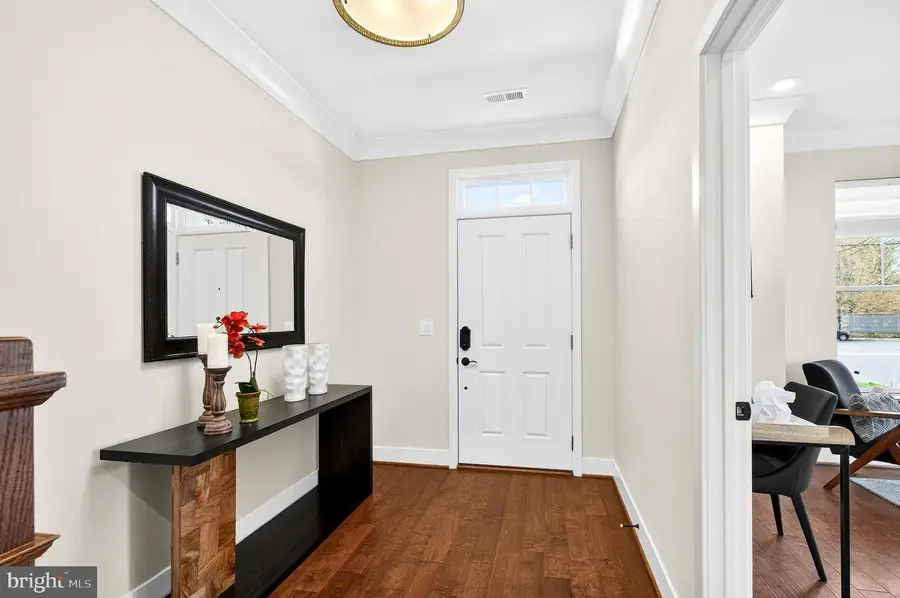 151 Center S #1, Vienna, VA 22180 - #2