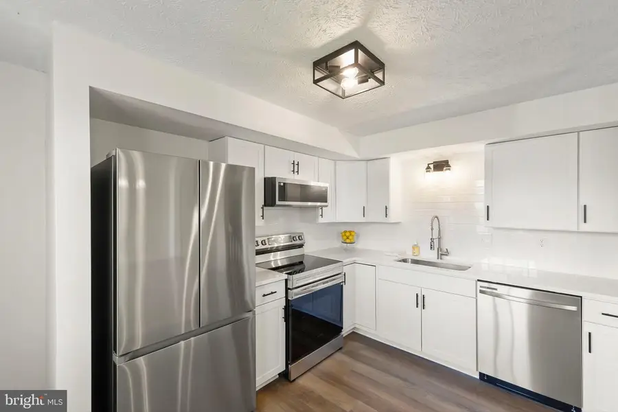 14125 Honey Hill Ct, Centreville, VA 20121 - #2