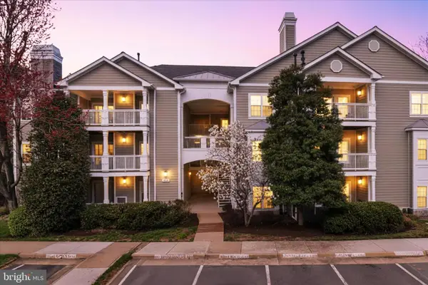 1704 Lake Shore Crest Dr #16, RESTON, VA 20190