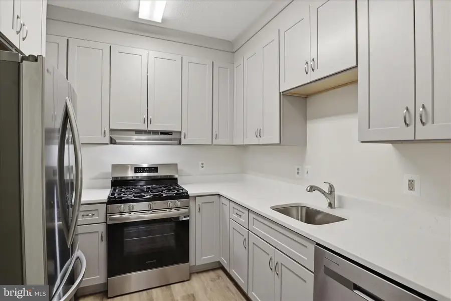 1704 Lake Shore Crest Dr #16, Reston, VA 20190 - #2