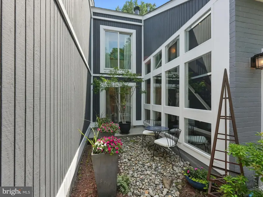 11817 Blue Spruce Rd, Reston, VA 20191 - #3