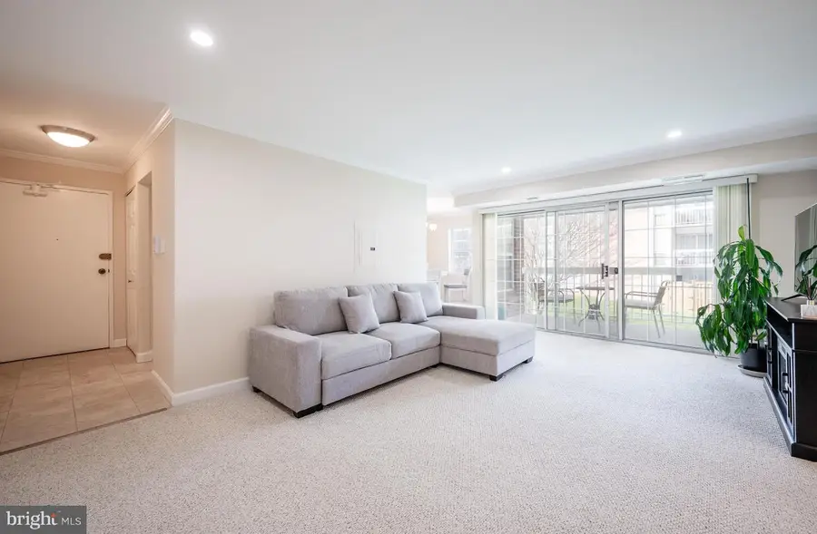 1954 Kennedy Dr #201, McLean, VA 22102 - #3