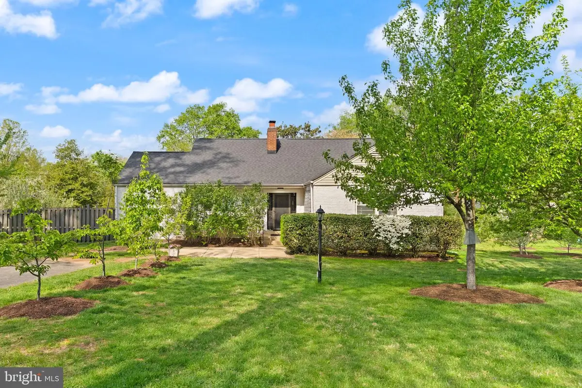 4418 Gilbertson Rd, Fairfax, VA 22032 - #1