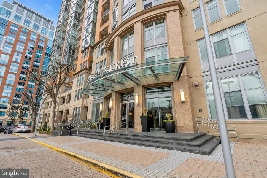 8220 Crestwood Heights Dr #517, McLean, VA 22102 - #2