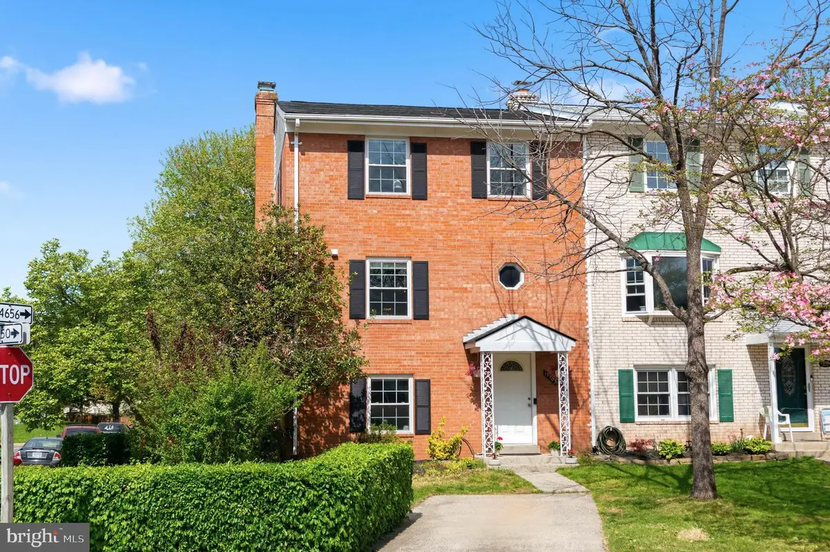 13703 Penwith Ct, Chantilly, VA 20151 - #1