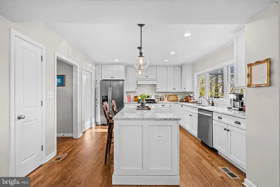 2722 Woodley Pl, Falls Church, VA 22046 - #2