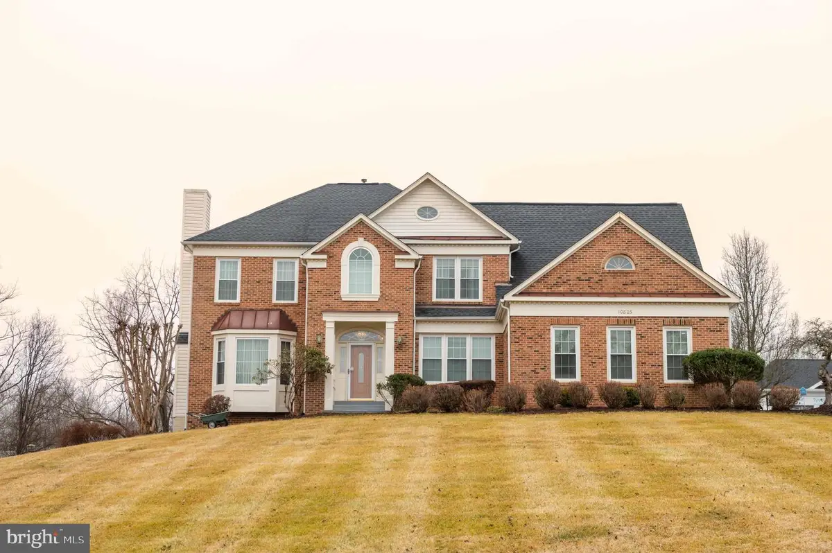 10805 Piney Pond Dr, Great Falls, VA 22066 - #1