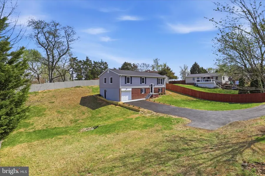 3416 Sunny View Dr, Alexandria, VA 22309 - #3