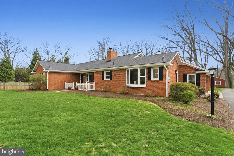 8509 Crestview Dr, Fairfax, VA 22031 - #3