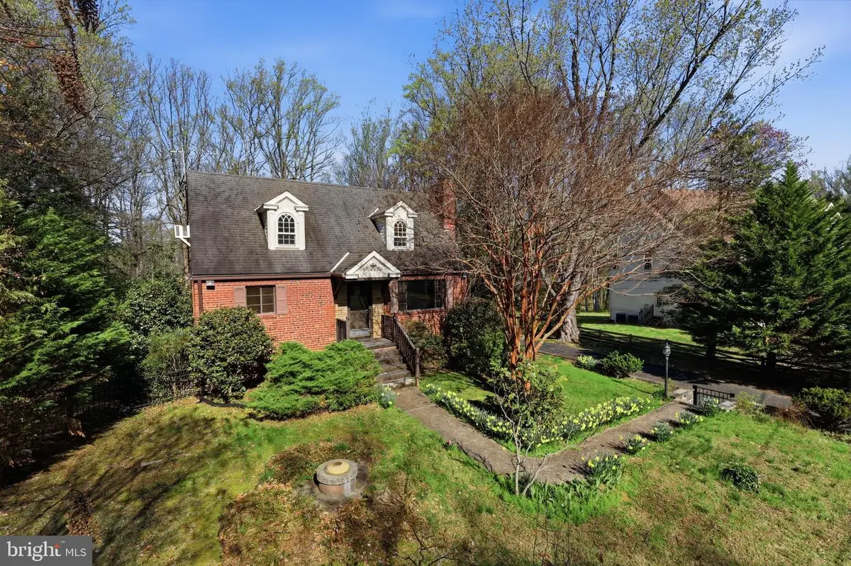 4728 Groves Ln, Fairfax, VA 22030 - #1