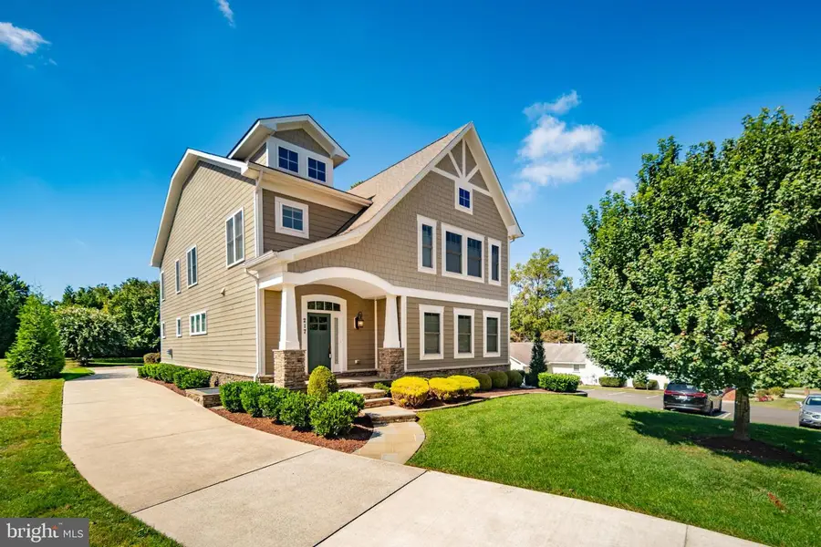 217 Pleasant St Sw, Vienna, VA 22180 - #2