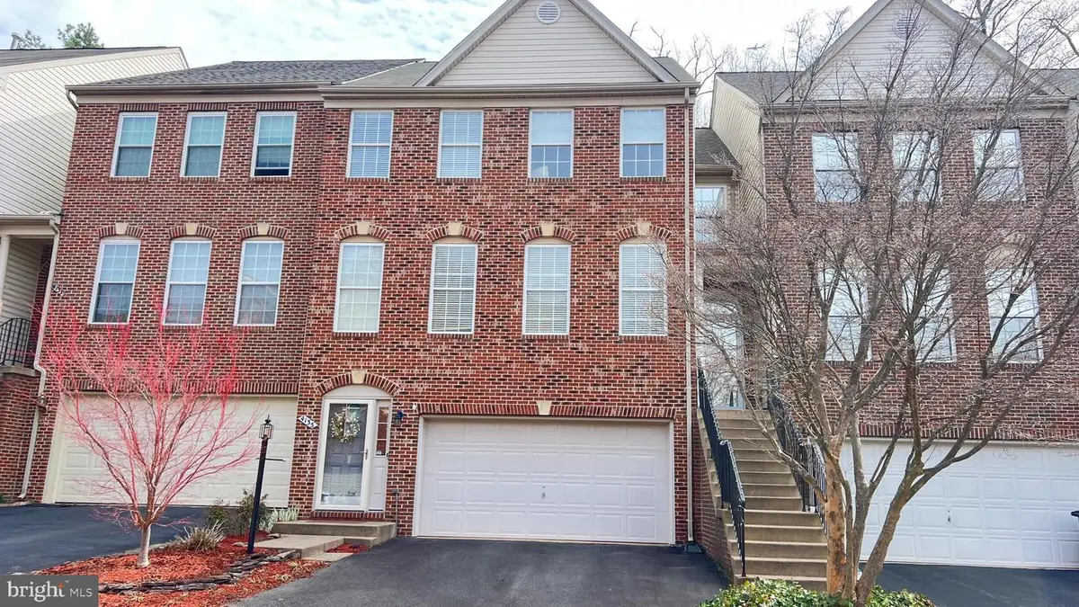 4135 Brookgreen Dr, Fairfax, VA 22033 - #1