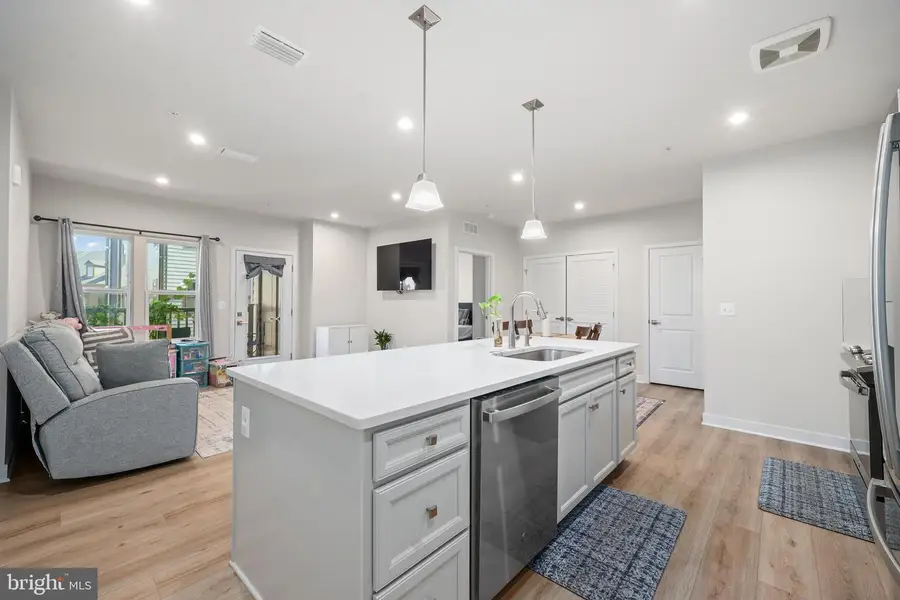 4395 Peach Lily Ln #311, Chantilly, VA 20151 - #3