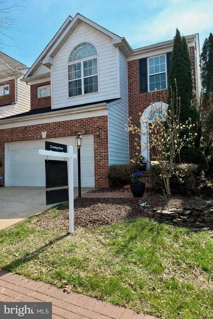 7677 Henry Knox Dr, Lorton, VA 22079 - #1